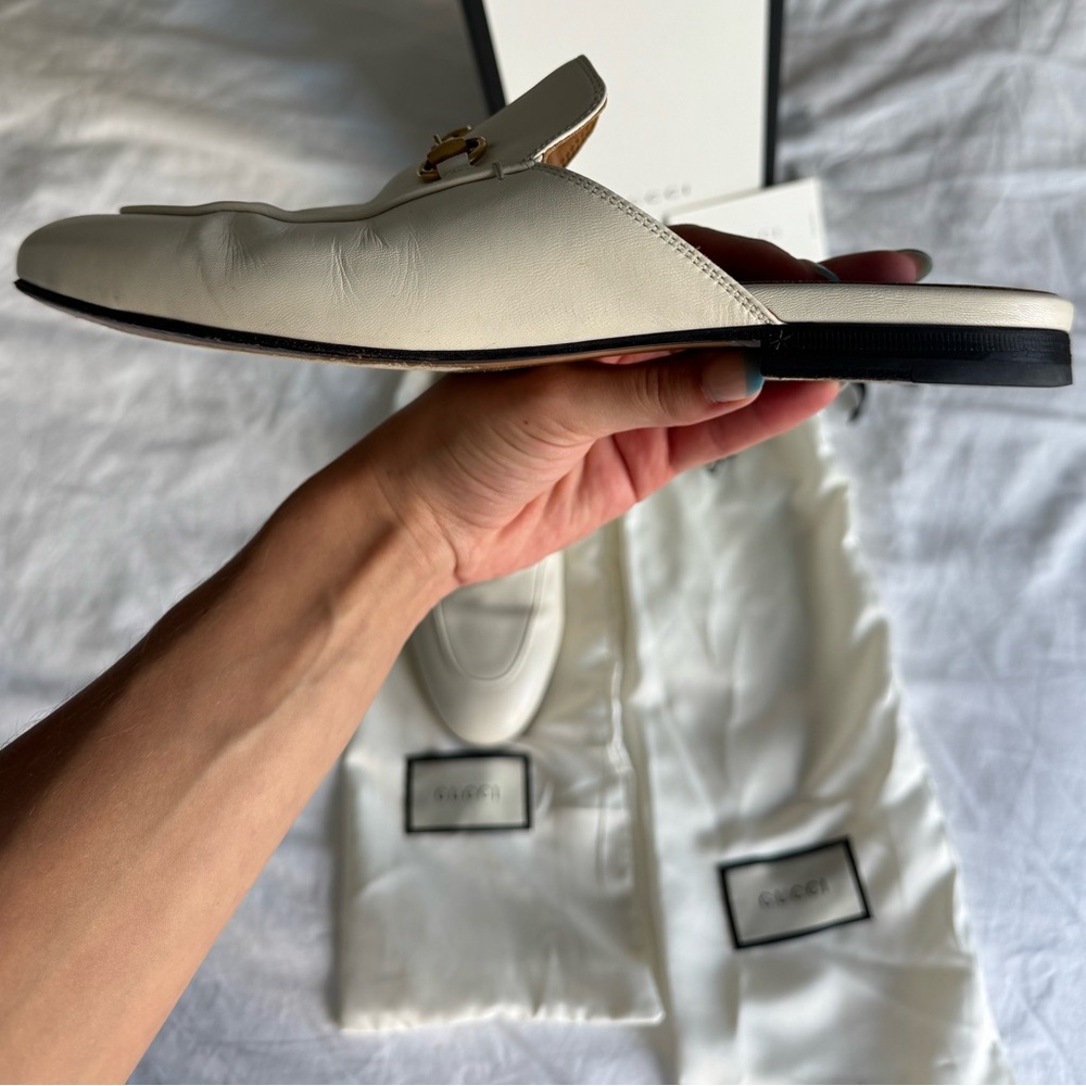 Gucci Cream Loafers with Gold Details - Picture 11 of 16